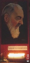 statue de Padre Pio dans une rue à Naples